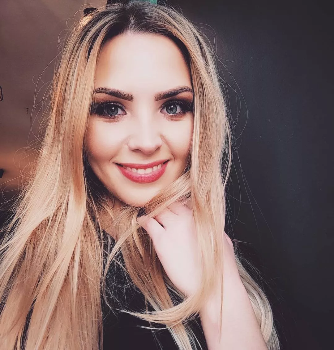 Piękna wokalista Top Girls rozpala zmysły internautów. Natalia Siemieniecka kusi czarującym FOTO!